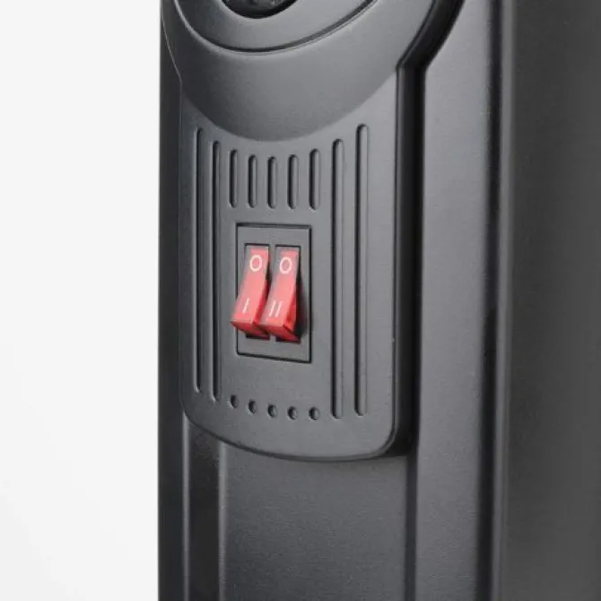 Black & Decker - Radiatore Elettrico ad Olio BXRA2000E da 2000 W, 240 V, 2 modalità di riscaldamento - Nero