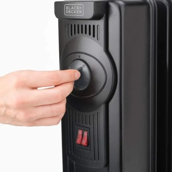 Black & Decker - Radiatore Elettrico ad Olio BXRA2000E da 2000 W, 240 V, 2 modalità di riscaldamento - Nero