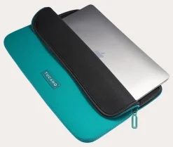 Custodia Tucano in neoprene rigato per laptop e MacBook con Anti-Slip System®