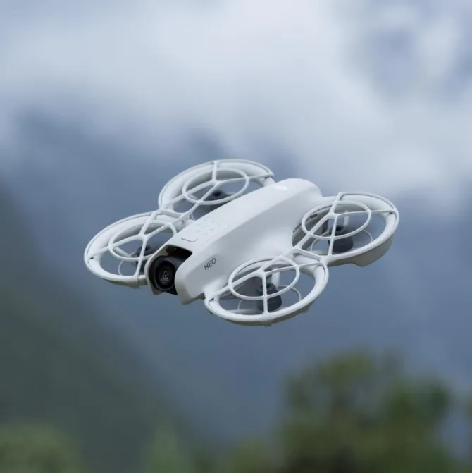 DJI - Drone quadri elica NEO - Grigio 7Km - 6m/s