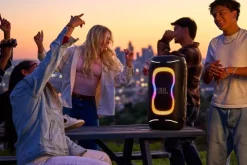 JBL PartyBox 130 Diffusore Portatile per feste con potente JBL Sound, Bluetooth, Lightshow dinamico, Design IPX4 resistente agli schizzi, fino a 15 ore di Batteria, Nero