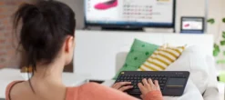 Logitech K400 Plus Tastiera Wireless