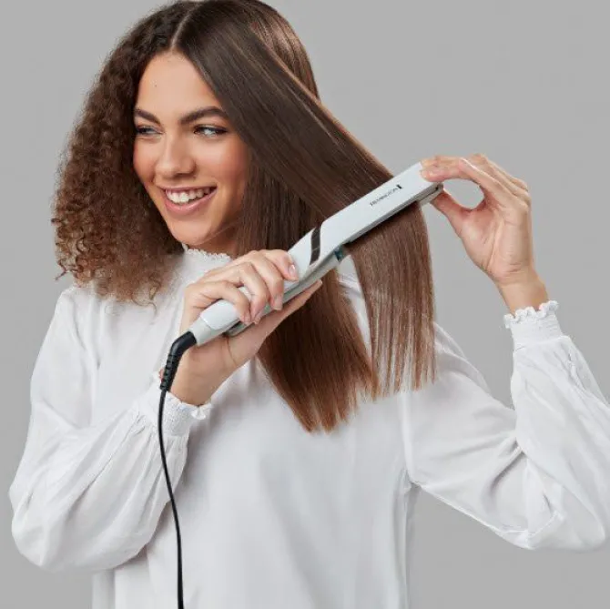 Remington Piastra per Capelli Lisci, Piastra Lisciante a Vapore, Protezione Totale dai Danni da Calore, Hydraluxe Pro, Serbatoio d'acqua integrato, S9001