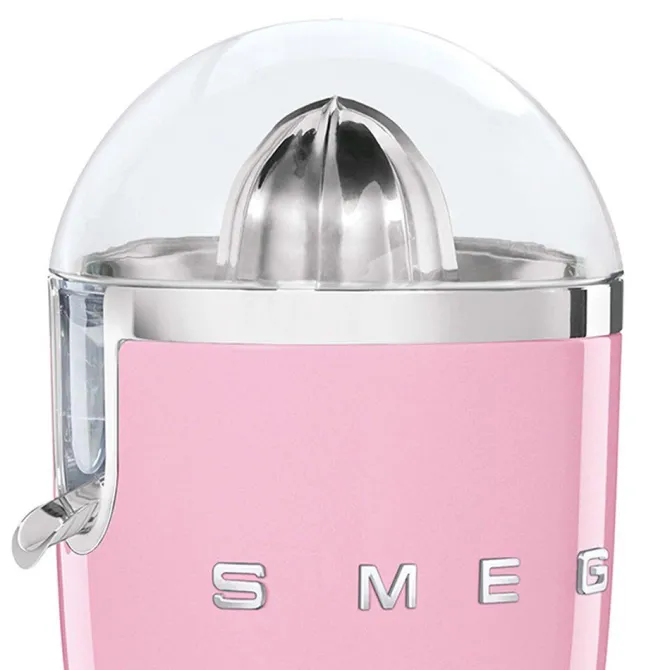 Smeg, Spremiagrumi Elettrico CJF11PKEU, Spremitura a Pressione Manuale, Beccuccio Antigoccia e Cono Universale, Base Antiscivolo, Avvolgicavo Integrato, 70W, Rosa