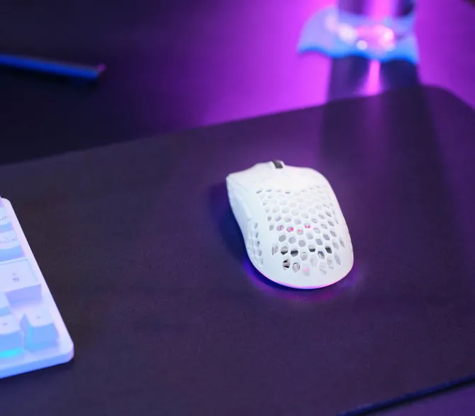 TRUST - GXT929W HELOX WIRELESS LIGHTWEIGHT Gaming Mouse RGB, illuminazione LED multicolore, autonomia 80h, ricarica micro-USB - Bianco